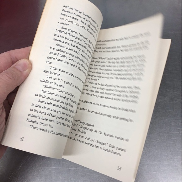 The Clique: Summer Collection: Alicia by: Lisi Harrison, paperback book - Picture 4 of 5